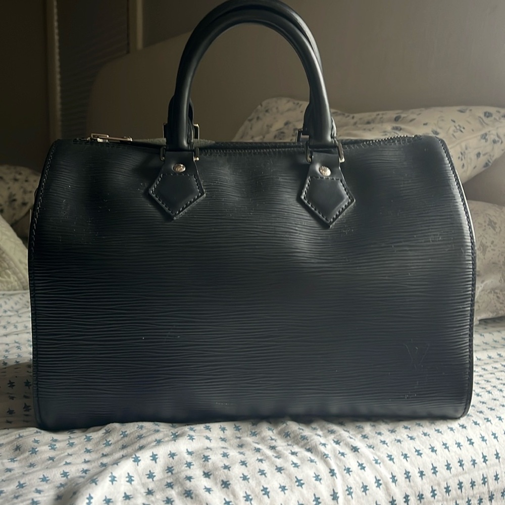 LOUIS VUITTON EPI SPEEDY 25